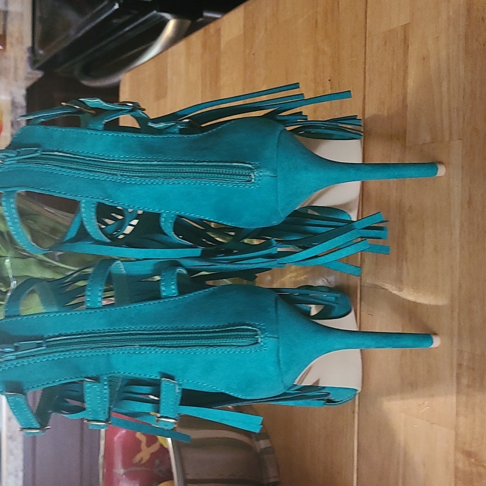 Accessories - Picture 4 of 4